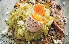 طرز تهیه یرالما یومورتا آذری | صبحانه و شام فوری با ۲ قلم ماده اصلی