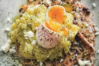 طرز تهیه یرالما یومورتا آذری | صبحانه و شام فوری با ۲ قلم ماده اصلی