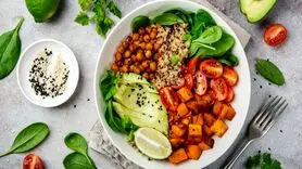 برای تنبلی تخمدان چی بخوریم ؟ رژیم غذایی برای تخمدان پلی کیستیک