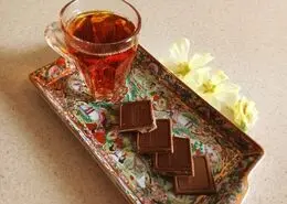 کاهش فشار خون با مصرف چای و شکلات