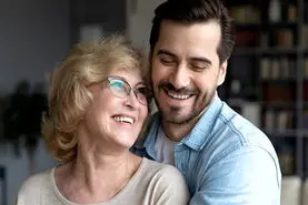 چرا پسرای کم سن جذب شوگر مامی می شوند؟
