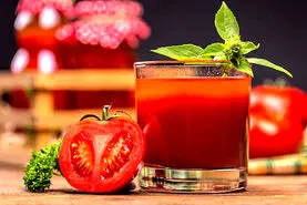 با خوردن ناشتا آب گوجه فرنگی نامیرا شوید | راز سلامتی در یک لیوان آب گوجه‌فرنگی 