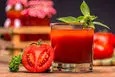 با خوردن ناشتا آب گوجه فرنگی نامیرا شوید | راز سلامتی در یک لیوان آب گوجه‌فرنگی 
