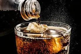 دیگه دور نوشابه خریدن رو خط بکش | بیا اینجا تا یاد بدم چطوری تو خونه انواع نوشابه هارو درست کنی + ویدیو