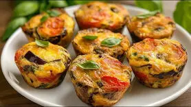 طرز تهیه مافین بادمجان بدون گوشت | لقمه‌های نرم و طلایی بدون سرخ‌کردن