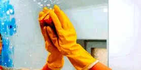 با این ترفندهای آسون دیگه شیشه حموم بخار نمی گیره