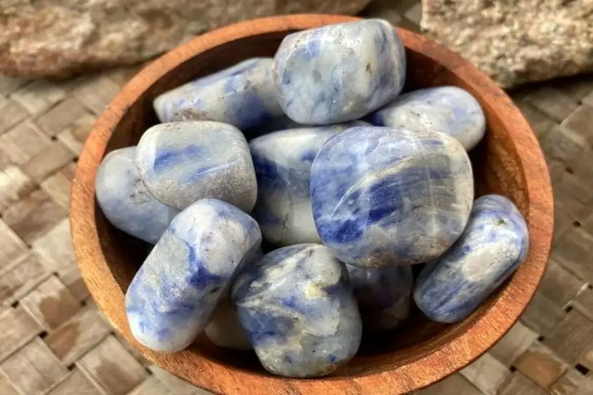 افغانیت، سنگ آبی اسرارآمیز با خاصیت جادویی ؛ سنگی کمیاب و مرموز