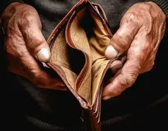 ۹ نگرشی که درِ فقر را به زندگی ما باز می‌کنند.