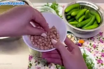 طرز تهیه خیار شور ترد خانگی با ماندگاری بالا و طعم بازاری در کمترین زمان