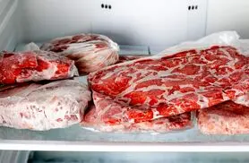تمام عمر هممون اشتباه یخ گوشت و باز میکردیم! | روش درست و علمی یخ‌زدایی گوشت بدون جذب باکتری