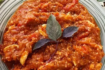 طرز تهیه میرزا قاسمی | با چند بادمجان کبابی این غذای گیلانی را درست کن