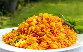 طرز تهیه استانبولی‌پلو بدون گوشت | دمی گوجه‌ای خوش‌رنگ با ته‌دیگ سیب‌زمینی