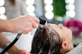 یک عمر موهامونو اشتباه می شستیم | بیا اینجا تا بگم چطوری موهاتو بشوری تا آسیب نبینه