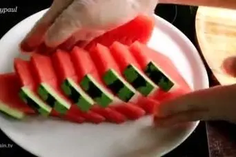 آموزش تزیین هندوانه شب یلدا ؛ ساده و مجلسی در 3 دقیقه