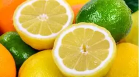 از بین بردن درد و کاهش فشار خون در شب با  گذاشتن چند قاچ لیمو کنار تخت خواب!