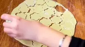 طرز تهیه شیرینی ساده و خوشمزه تنها با یک تخم مرغ