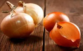 دیگه پوست پیازاتو دور نریز | معجزه پوست پیاز برای خونه و زندگی