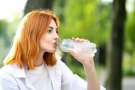 اگر خیلی بیش از حد تشنه میشی باید نگران این 7 موضوع و هشدار بدن باشی