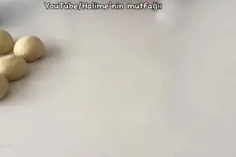 طرز تهیه نان دو رنگ شکلاتی پف دارآسان و مجلسی