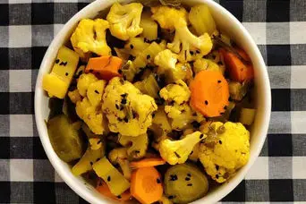 طرز تهیه ترشی هفت بیجار خونگی و خوشمزه  بدون کپک زدن