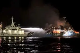 حادثه هولناک در یک کشتی تفریحی | 12 نفر زنده زنده سوختند