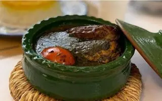 مرغ ترش با سبزی های معطر شمال برای شب یلدا