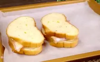 طرز تهیه ساندویچ پیتزا با نان تست  در نیم ساعت