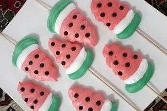 طرز تهیه شیرینی مرنگ پفکی برای شب یلدا