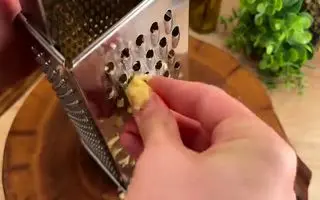 سیب‌زمینی و دو تا تخم‌مرغ داری؟! مادربزرگ روستایی‌ این دستور غذا را به من یاد داد!