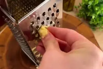 سیب‌زمینی و دو تا تخم‌مرغ داری؟! مادربزرگ روستایی‌ این دستور غذا را به من یاد داد!