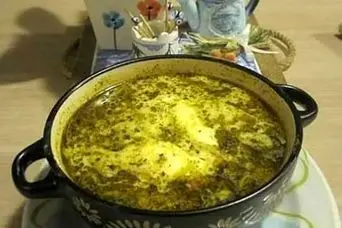 آب پیازک شیرازی ؛ طرز تهیه آب پیازک یا اشکنه شیرازی غذایی سبک و مقوی در روزهای سرد