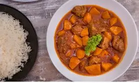 خورشت «به» با ماهیچه ؛ غذای مجلسی شب یلدا 