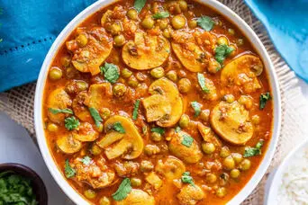 طرز تهیه خوراک نخود و قارچ | غذای ساده با مواد معمولی خانه