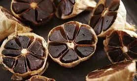این سبزی سیاه و  پرخاصیت  را اینگونه مصرف کنید کبد چرب درمان و چربی شکمی آب می شود