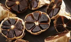 این سبزی سیاه و  پرخاصیت  را اینگونه مصرف کنید کبد چرب درمان و چربی شکمی آب می شود
