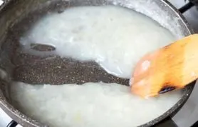 ترفند آشپزی؛ سالم‌ترین روش لعاب انداختن غذا بدون آرد؛ سبک، خامه‌ای و آسان هضم