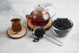 یه عمر اشتباهی تفاله های چای و دور میریختیم | بیا اینجا تا یادبگیری چه کارهایی با تفاله چای میشه کرد