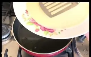 طرز تهیه شیرینی ترد و خوشمزه خانگی بدون فر در کمتر از نیم ساعت