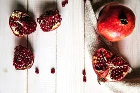 نکات خانه داری | با این ترفند بدون کثیف کاری و صدمه زدن به دونه های انار انارو تو سه سوت دون کن