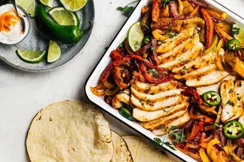 طرز تهیه راز فاهیتای مرغ خوشمزه | غذای تابه‌ای خوش‌رنگ با چند ادویه ساده