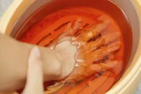 جذابترین کاربرد پارافین در خانه داری و بهداشت و زیبایی فردی