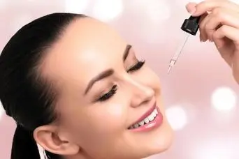 زیبا بمانید حتی پشت میز کار؛ روتین پوستی مخصوص کارمندان