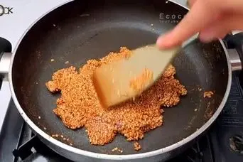 طرز تهیه سوهان کنجدی بدون روغن در نیم ساعت