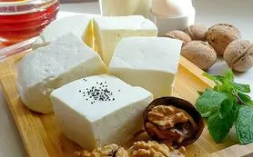 به این دلایل مهم پنیر را خالی نخورید | مصرف پنیر با این دانه در صبح معجزه میکند