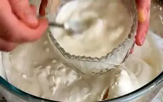 دسر برف سفید، یک دسر زمستانی خوشمزه و جذاب !