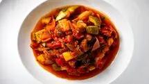 طرز تیه خوراک کدو سبز و سیب‌زمینی با گوجه | یک شام سبک و اقتصادی