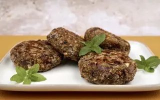 طرز تهیه کتلت گردو به روش اصیل شمالی