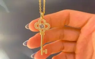 معنی گردنبندها؛ مدل گردنبند و بگو، معنی نمادش رو بگم