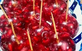 طرز تهیه ژله توپی انار با بادکنک؛ دسر مجلسی ویژه شب یلدا