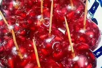 طرز تهیه ژله توپی انار با بادکنک؛ دسر مجلسی ویژه شب یلدا